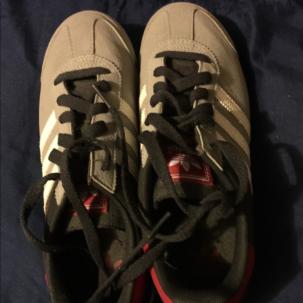 Adidas - Picture 2 of 3